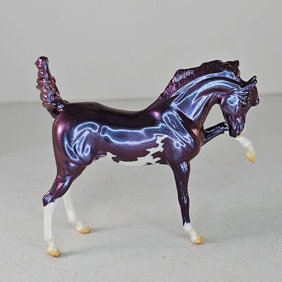 Breyer Twist Christmas Stablemate 2022 Merry N Bright Limited Edition Blind Bag - Picture 7 of 8